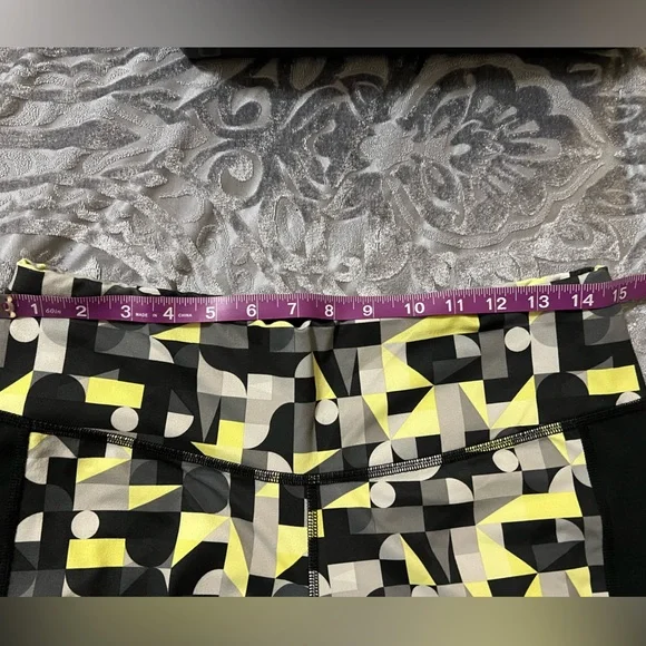 Brooks Capri Leggings sz L - Picture 3 of 8